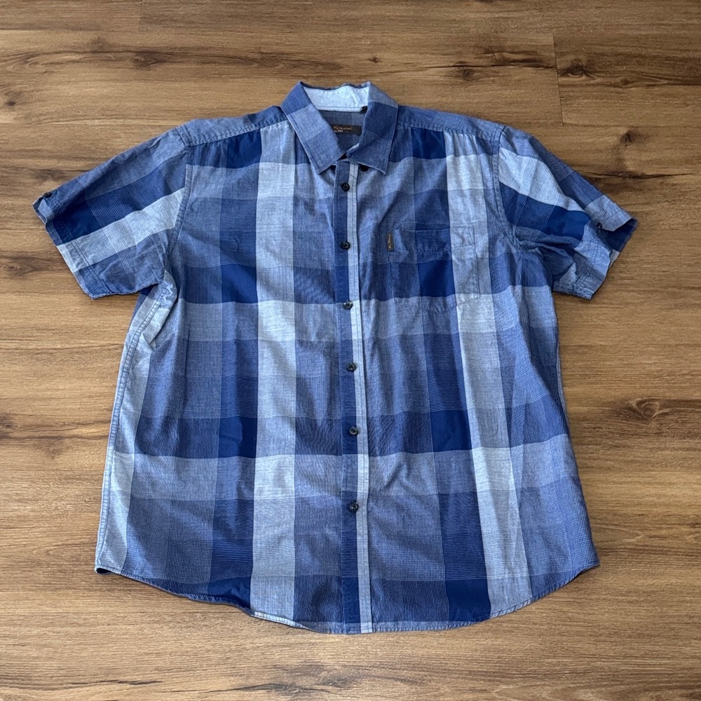 Men's Ben Sherman Navy Short Sleeve Button Down Checkered Shirt. Size XL